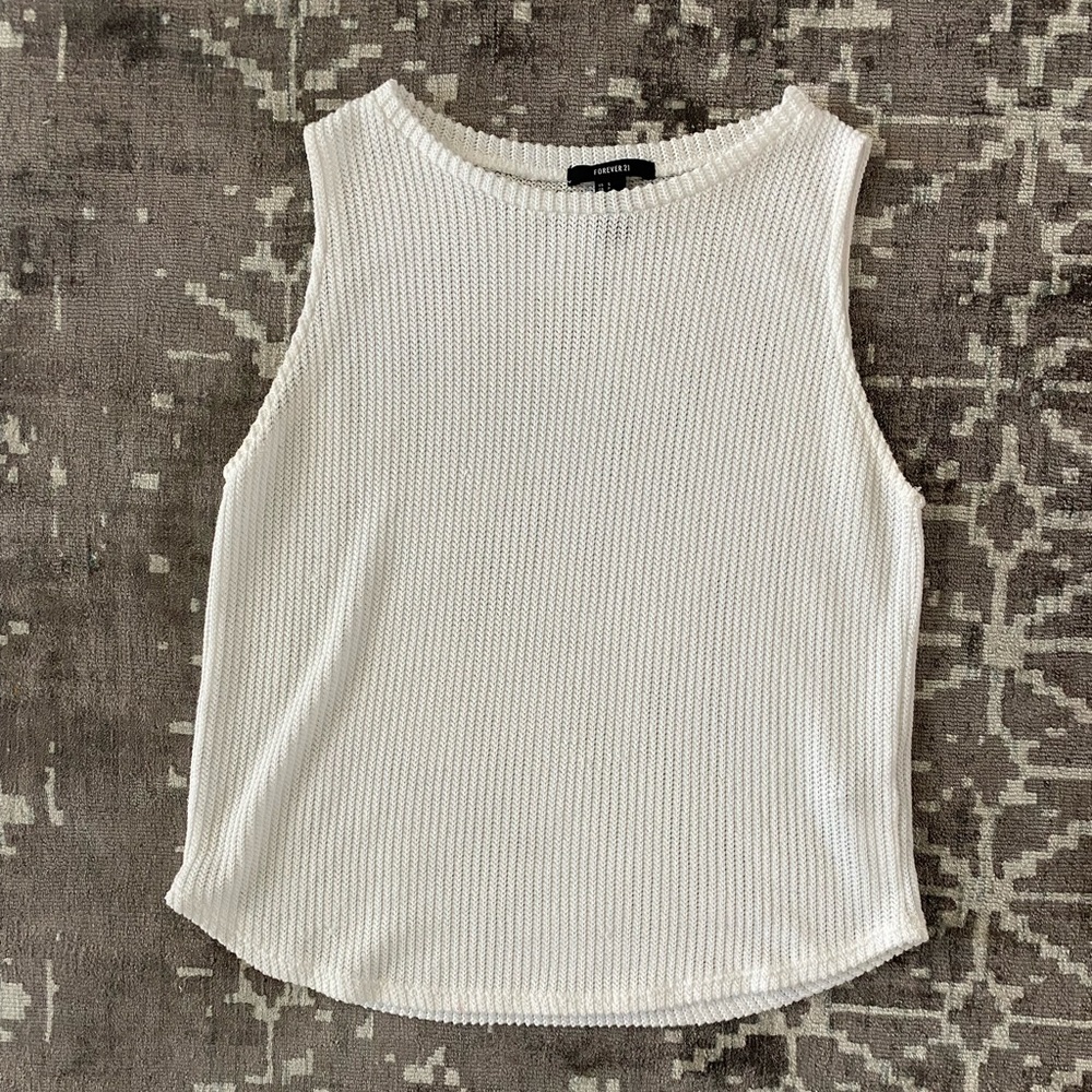 Forever 21 Size Small Knit Sleeveless top, White, like new some minor snags